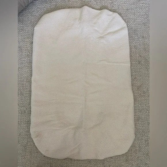 Snuggle Me Organic Lounger + 2 Covers - Picture 5 of 7